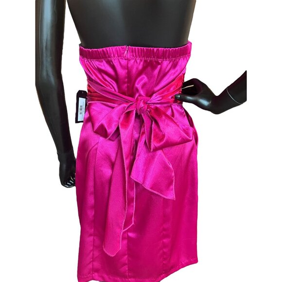 HOMECOMING - Hot Pink Satin Sweetheart Mid-Length Dress - Picture 4 of 5